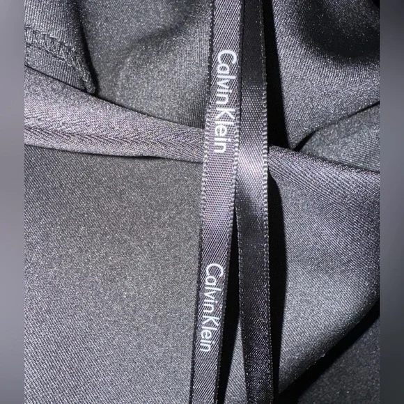Women’s Calvin Klein Dress size 2 little black dress - Picture 8 of 8